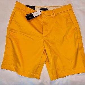 Banana Republic 9" mustard/yellow lightweight core temp great fit fresh shorts
